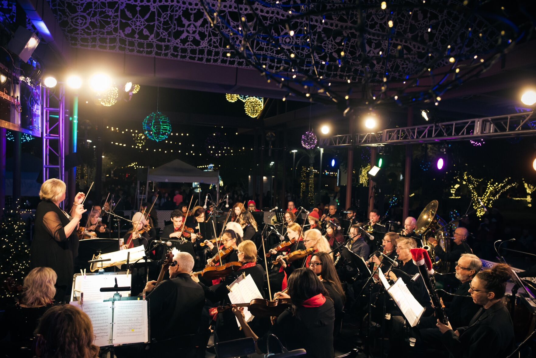 Holiday Guide: Scottsdazzle